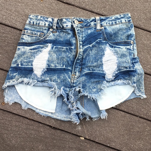 Love Culture Pants - Love Culture Distress Jean Shorts Size L